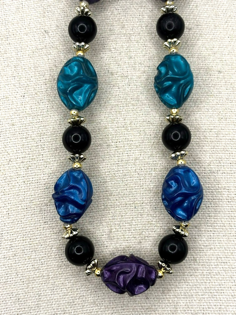 Vintage Purple Teal Blue Black And Silver Tone Crinkled Bead Necklace 24 Inch