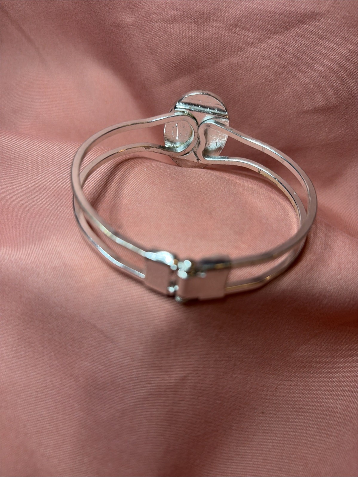 Cats Eye Green Cuff Bracelet Silver Tone 2 Bands Oval Is Almost 1 Inch Tall VTG