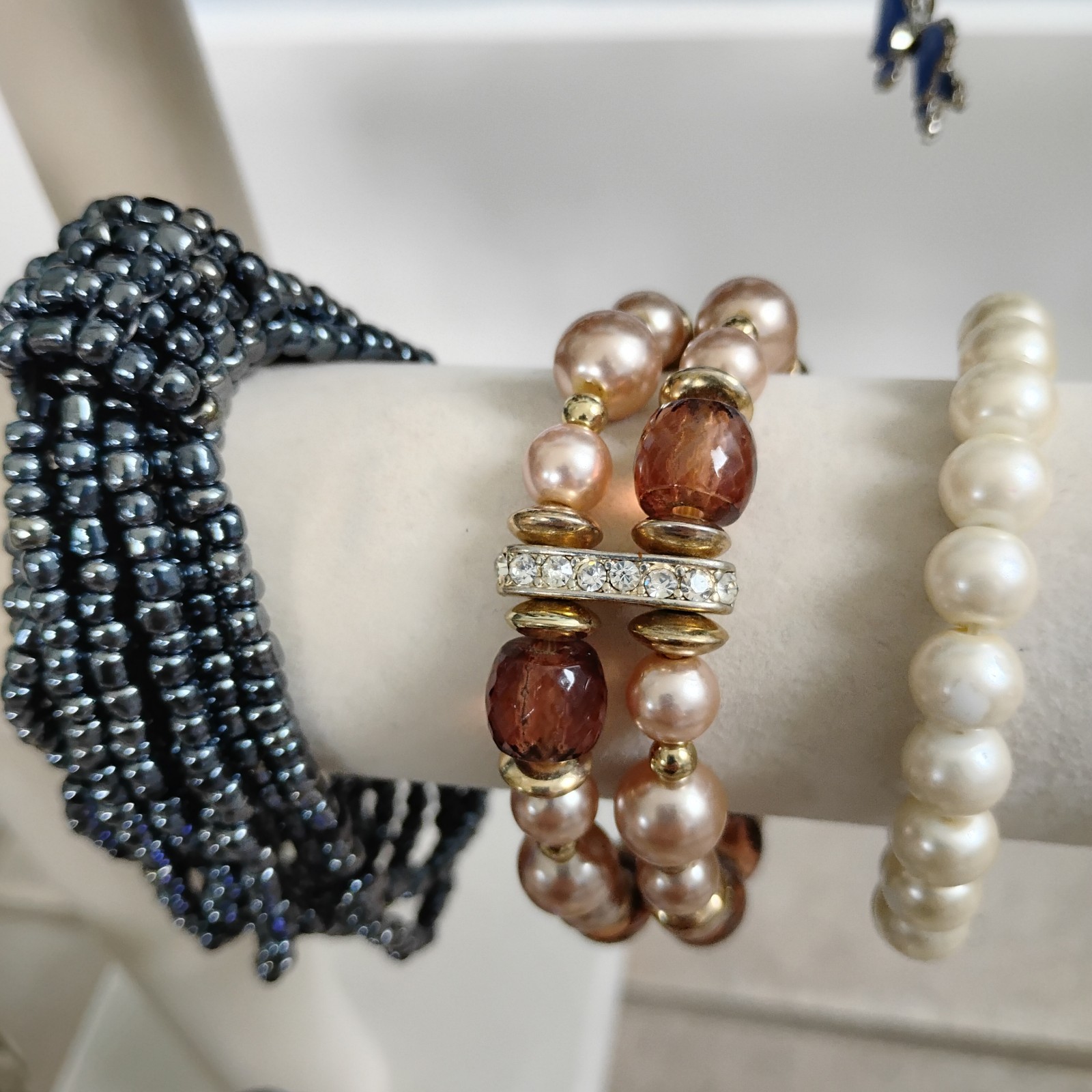 Lot Of 20 Vintage Beaded Stretch Bracelets Plastic Lucite Chunky Acrylic