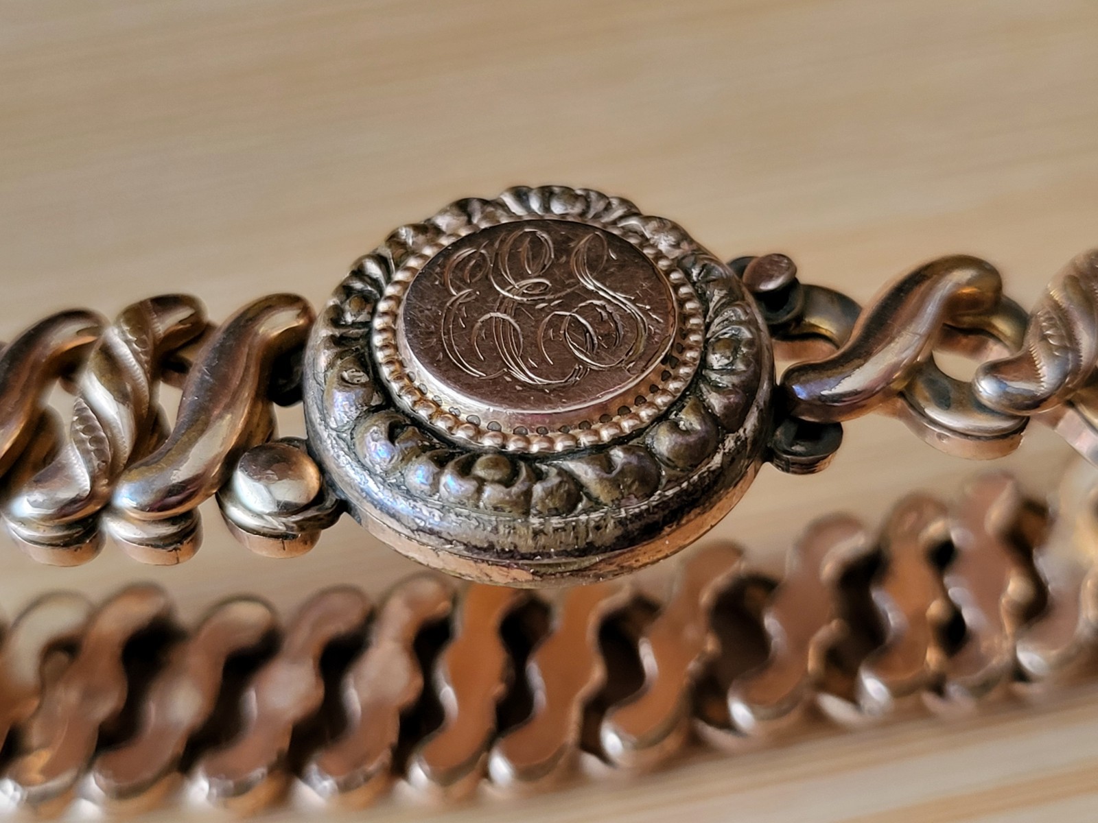 Antique DFB Co Sweetheart Round Locket Expansion Bracelet Pre-Carmen Gold Filled