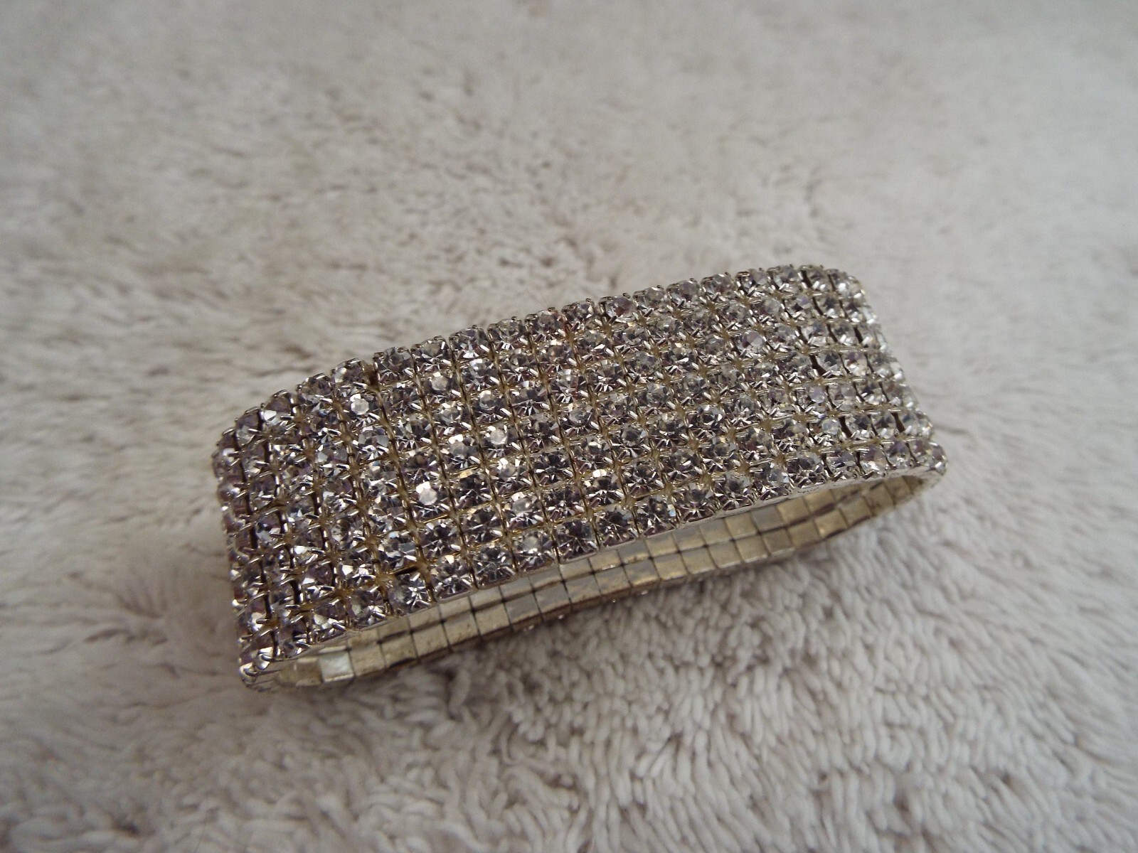 Silvertone Rhinestone Band Stretch Bracelet (F16)