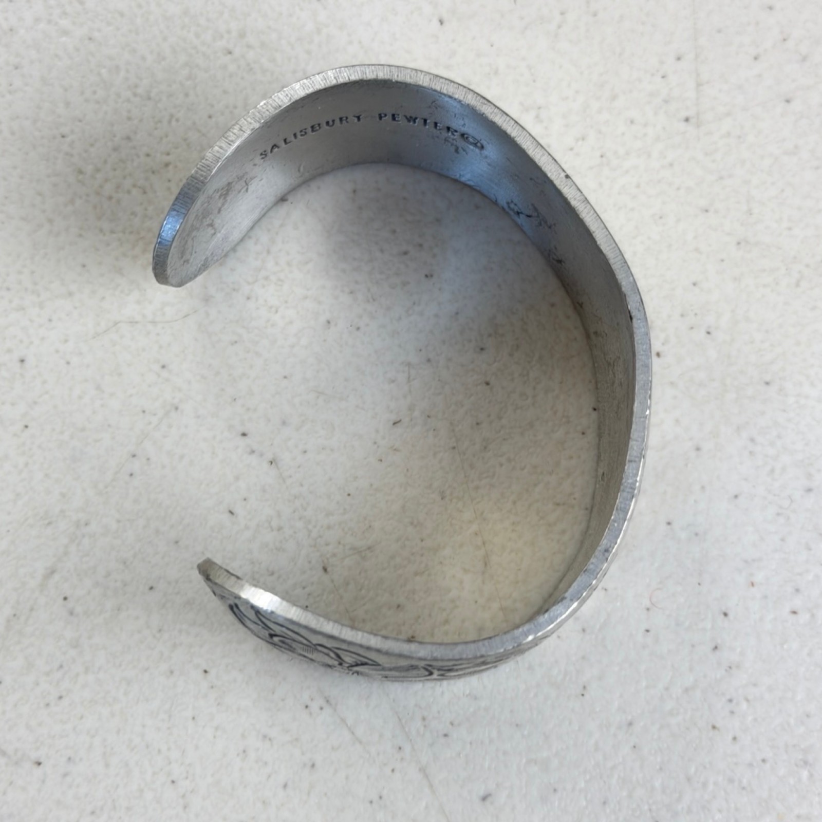 Vintage Floral Etched Metal Cuff Bracelet 90s Salisbury Pewter Silver Tone