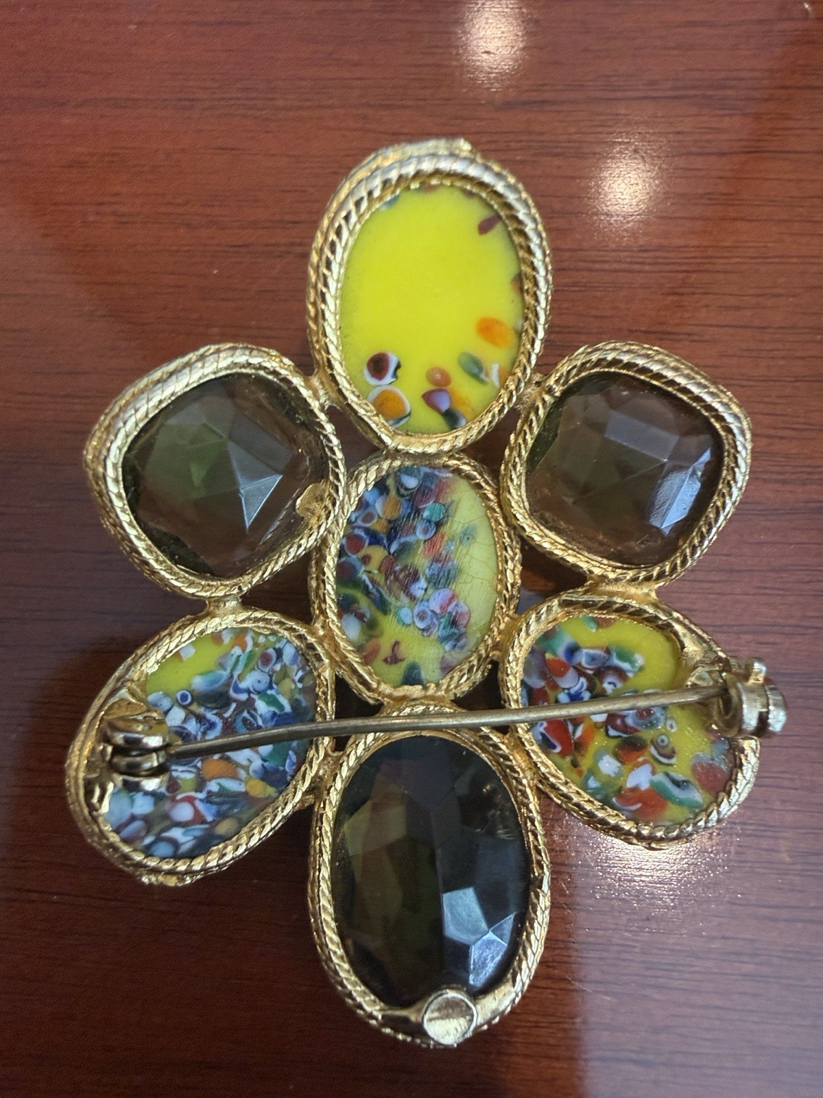Vintage Brooch Mellifiore and Green Glass with Gold Cluster