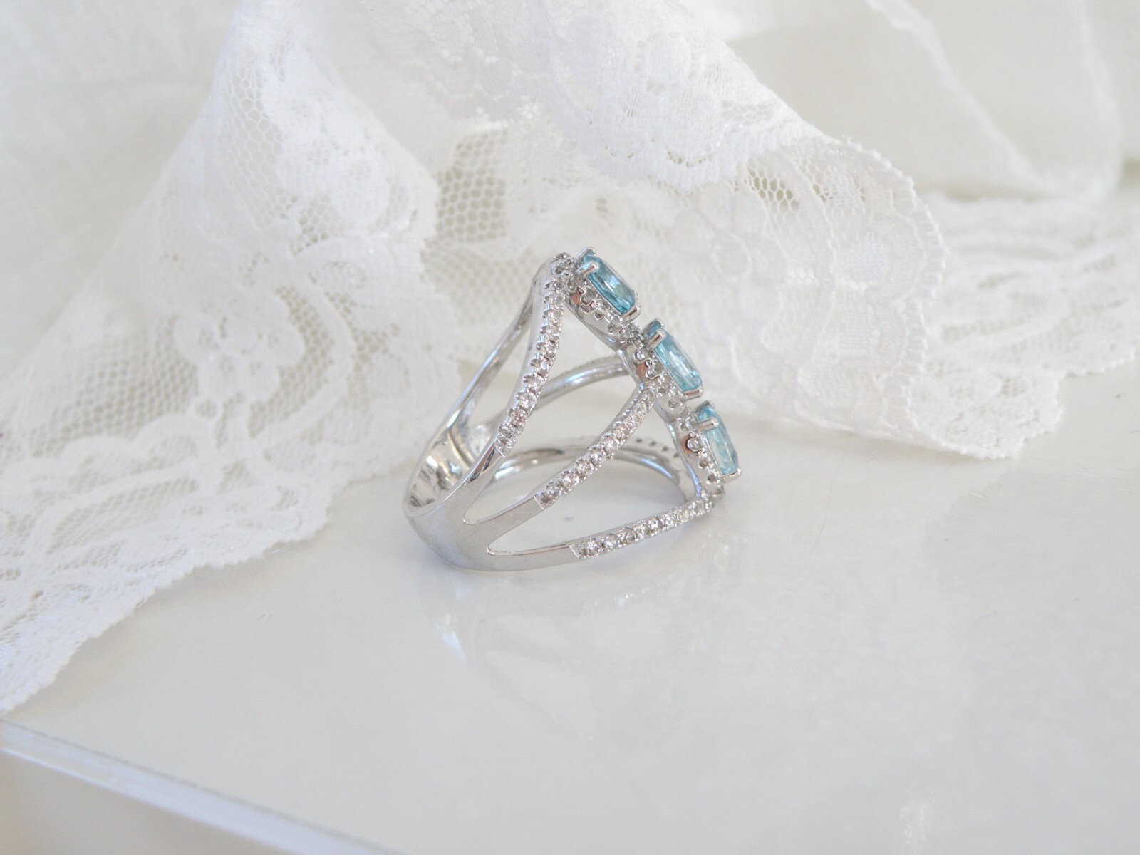 New Natural Blue Topaz Modern Sterling Silver 925 Ring Size 7