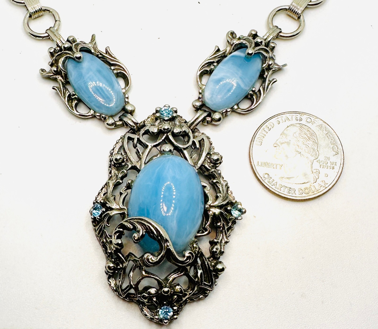 Vtg Ornate Nouveau Style SILVERTONE Faux Larimar Cabochon NECKLACE 18″