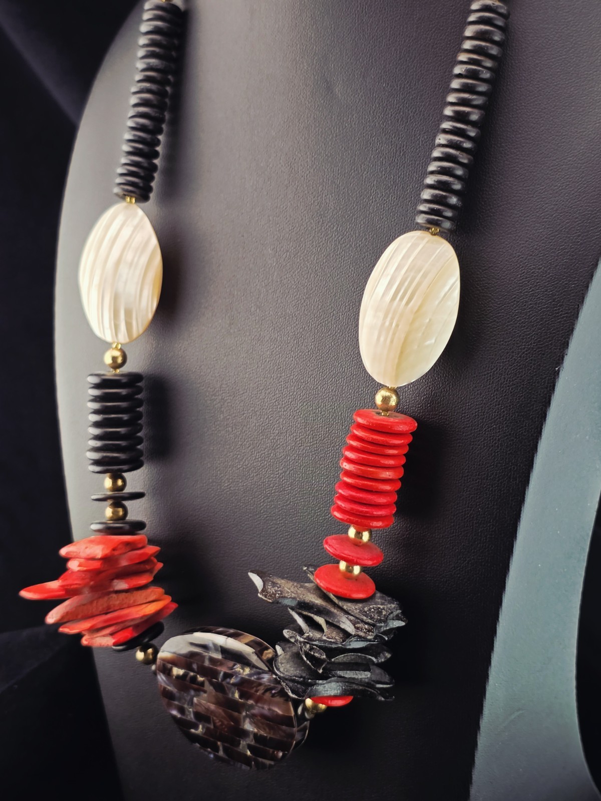 Vintage 25” Boho Coconut Shell Necklace Red & Black Chunky Shell Mosaic Artisan