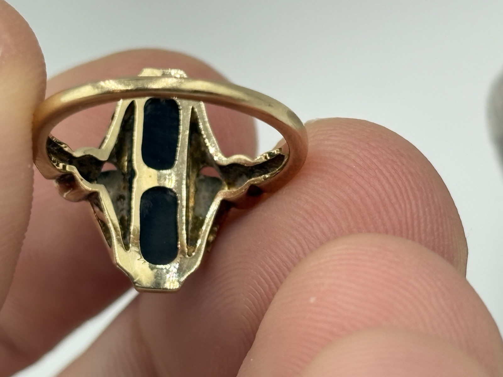 1930’s Art Deco 10k Gold Carved Black Onyx & Diamond Antique Vintage Ring