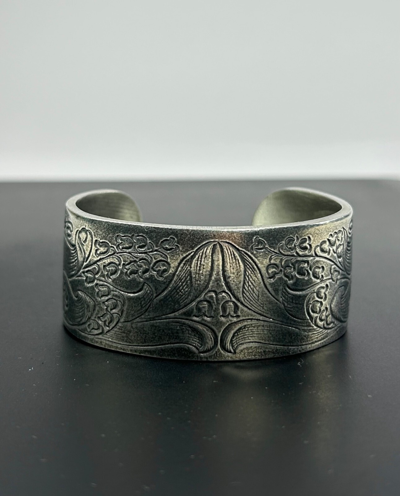 SALISBURY Pewter Cuff Bracelet MAY Birth Flower Lily of the Valley Engraved VTG