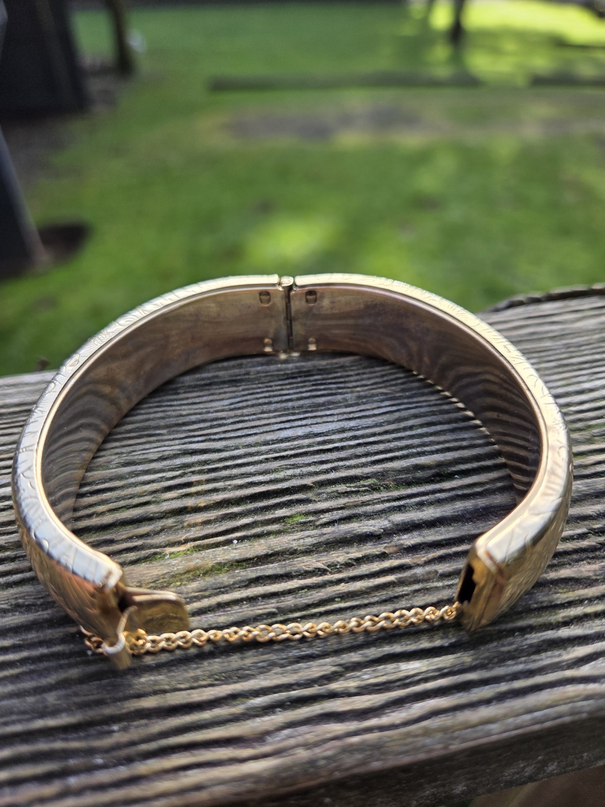 Vintage Floral Hinged Bangle Bracelet Gold Tone Flowers Victorian Style
