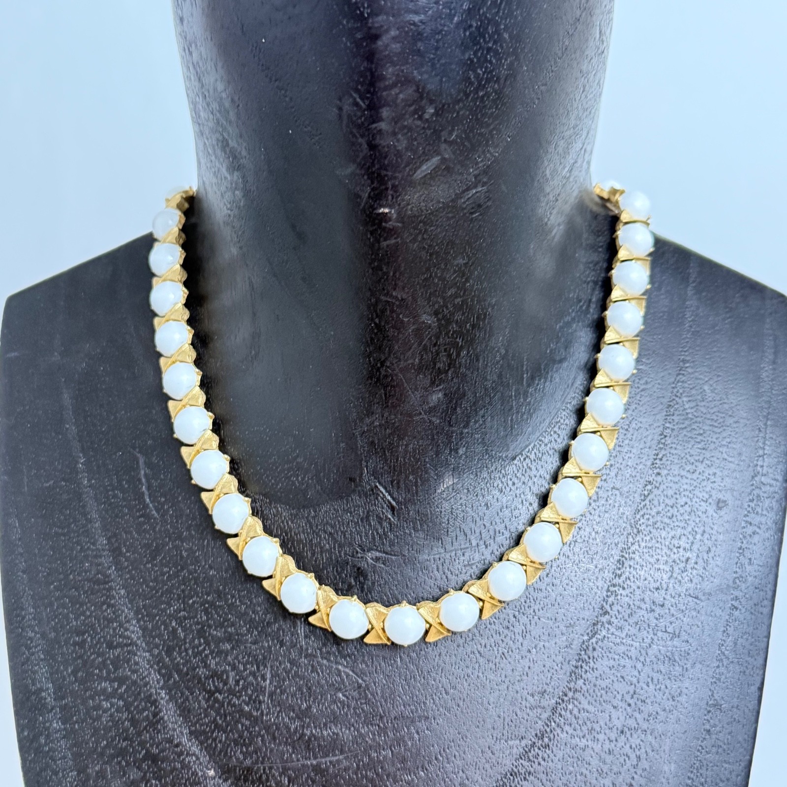 Vintage 1950s-60s Gold Tone Trifari Ribbon Bow Lucite/ Acrylic Choker Necklace