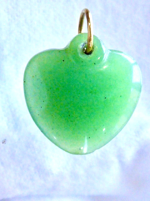 VINTAGE 14K YELLOW GOLD BAIL MINED CARVED HEART JADE PENDANT NATURAL JADE