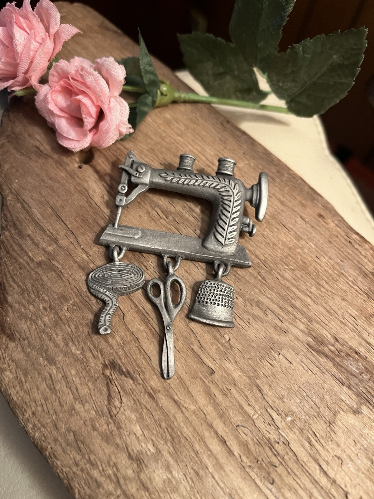 Sewing Machine Thimble Sissors Measuring Tape Pewter Spoontiques Brooch Pin
