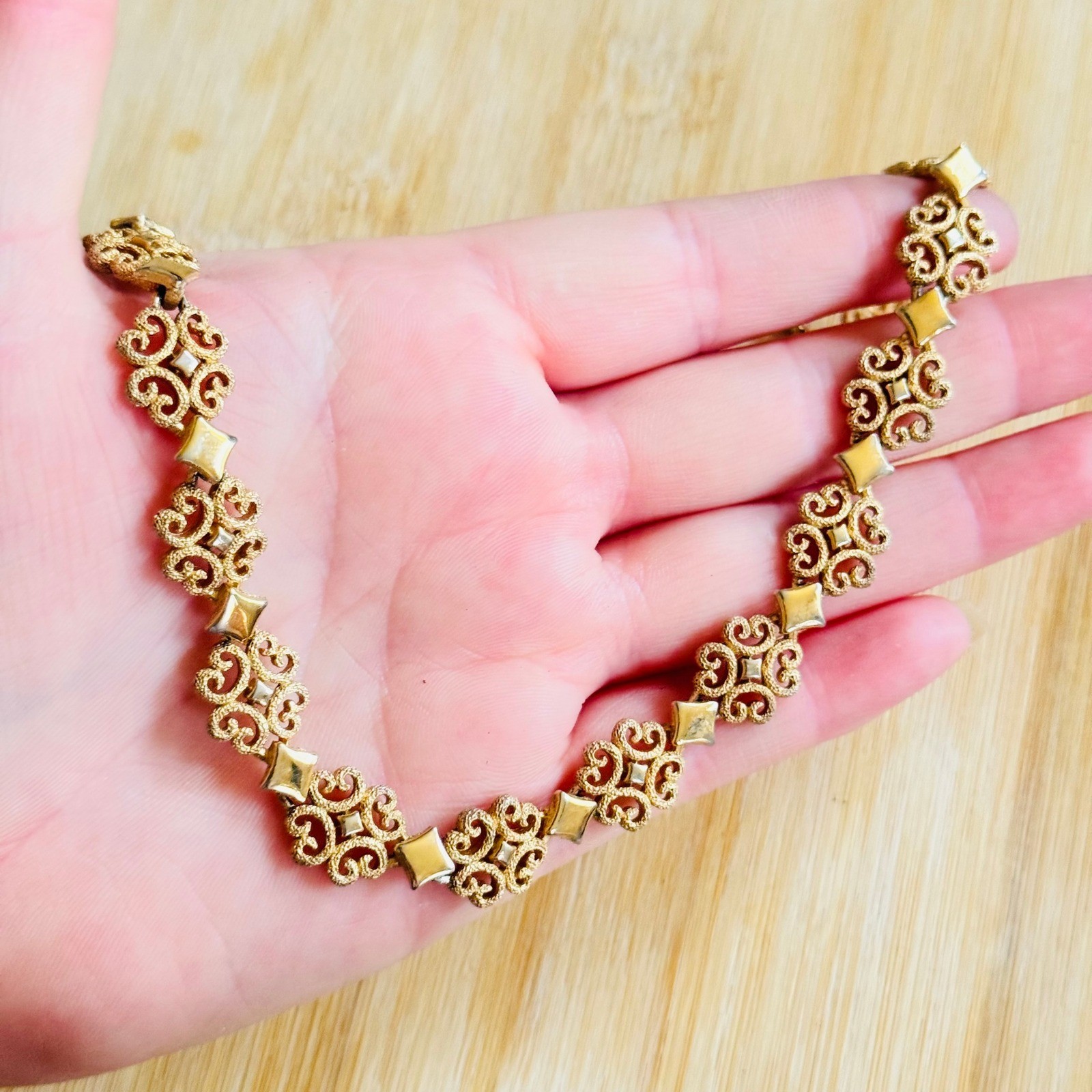 Vtg Avon 1971 Precious Pretenders Necklace regal Scroll link choker filigree 16″