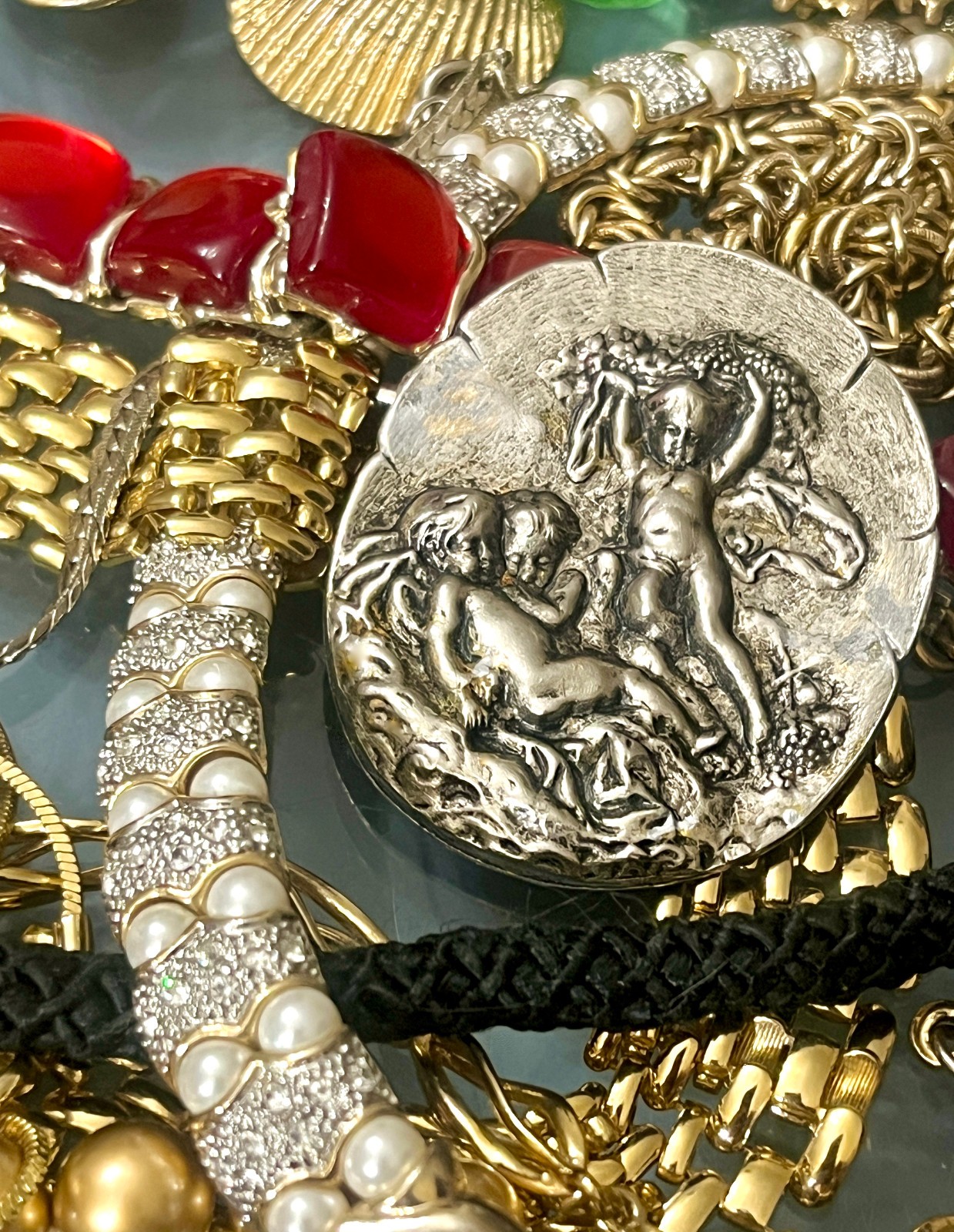 Vintage & Costume Jewelry Lot Coro Mode Art Trifari 1928 ART Rhinestone +
