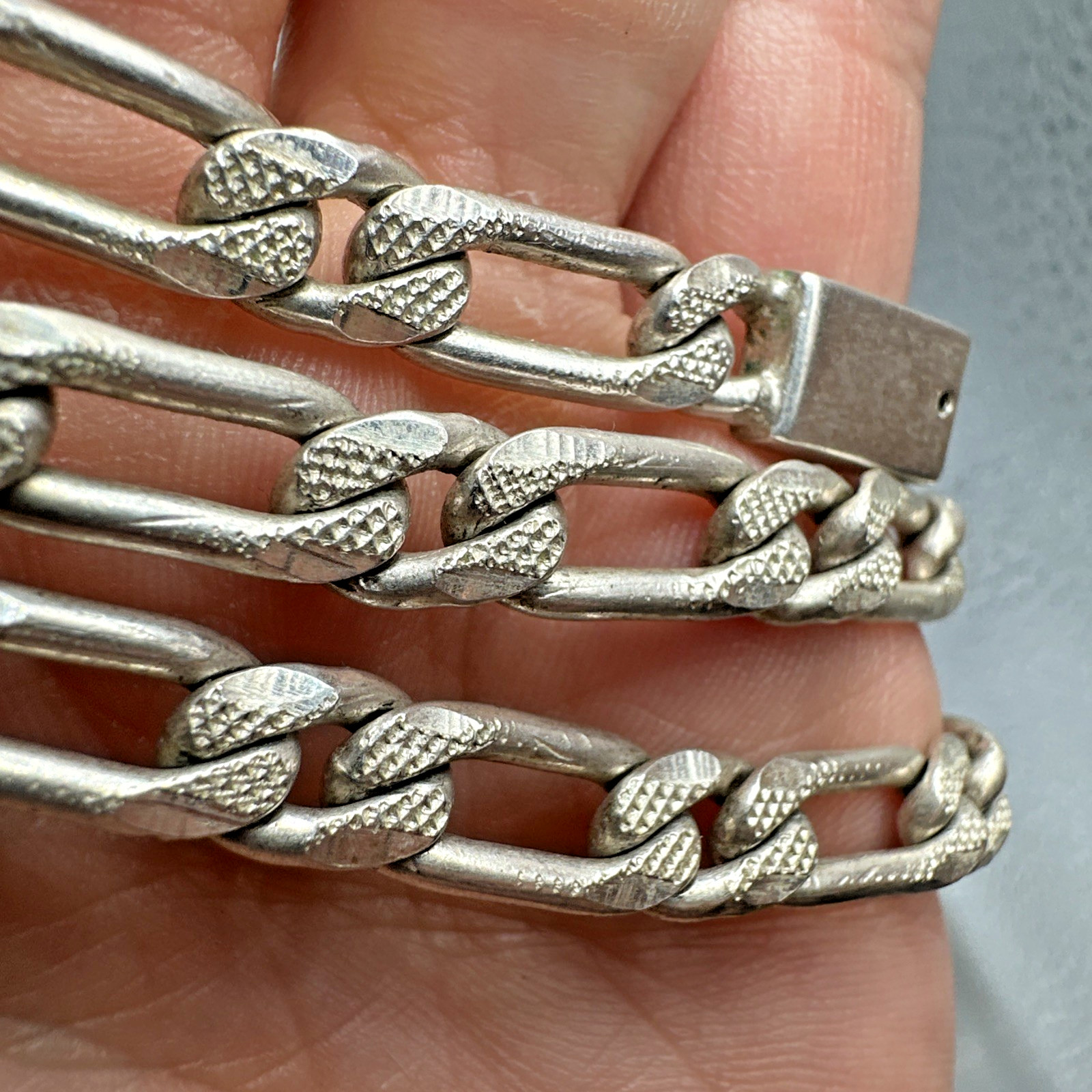 Vtg Custom Textured Reversible 25.5” 67.9g Sterling Figaro 1:1 Chain Necklace
