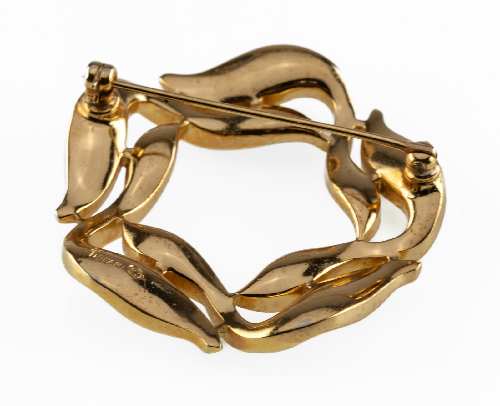 Trifari Vintage Goldtone Wreath Brooch 39 mm Diameter
