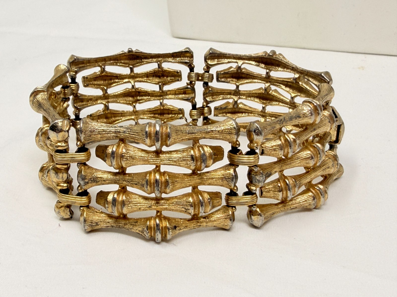 Vintage Emmons Gold Tone 1″ Wide Bamboo Panel Link 7″ Bracelet