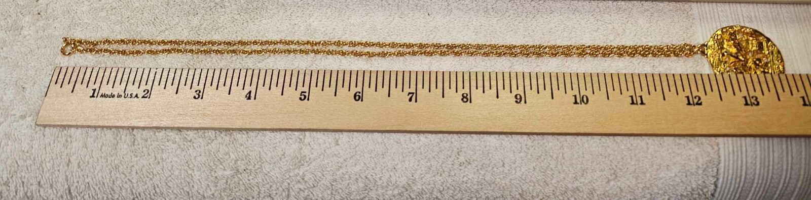 Vtg Goldtone Pendant Las Vegas Dice w/ Chain Necklace 24 1/2in”