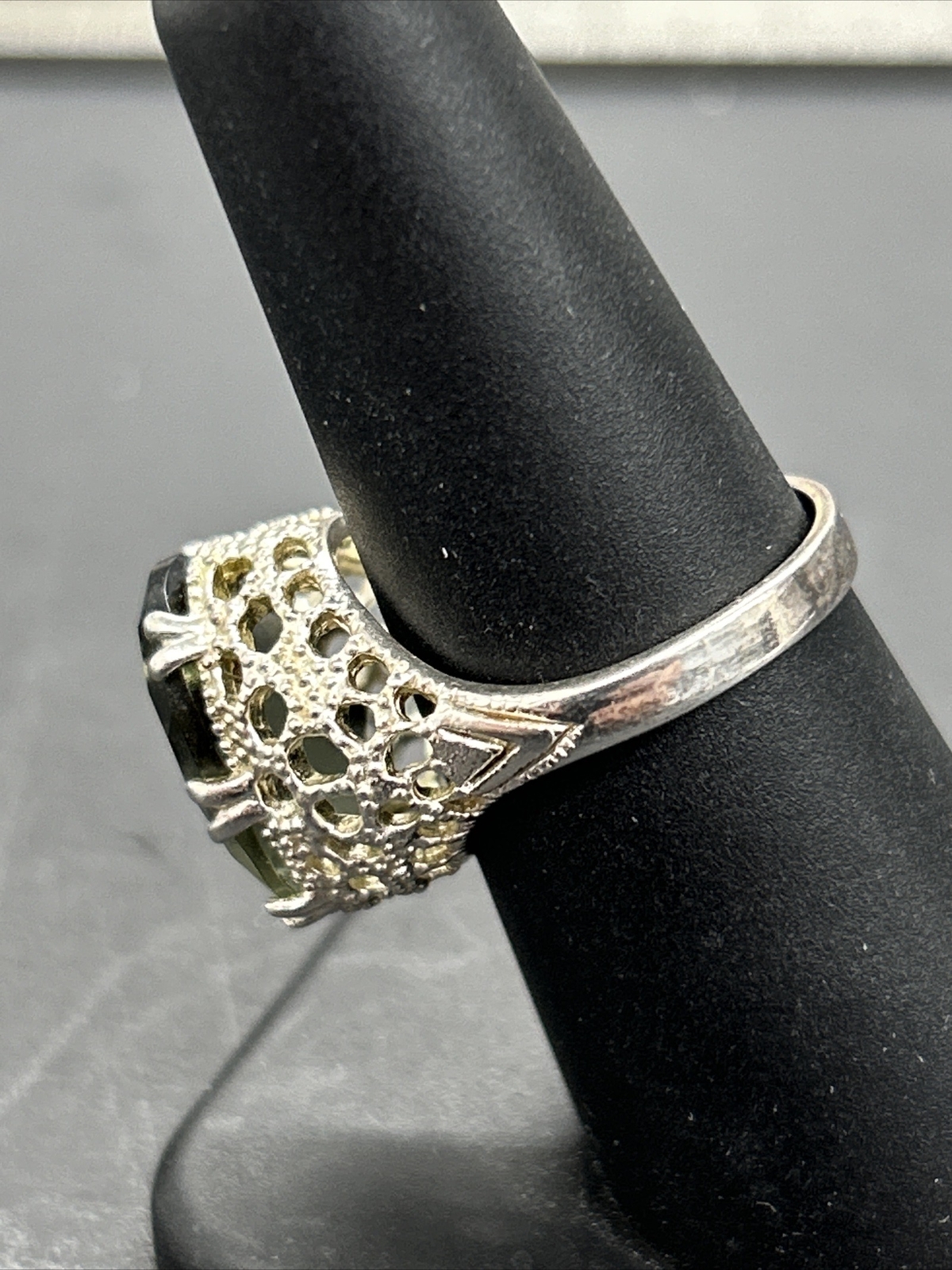 Vintage Sterling Filigree Cutout Ring With Smoky Green Stone Size 6-3/4 H19