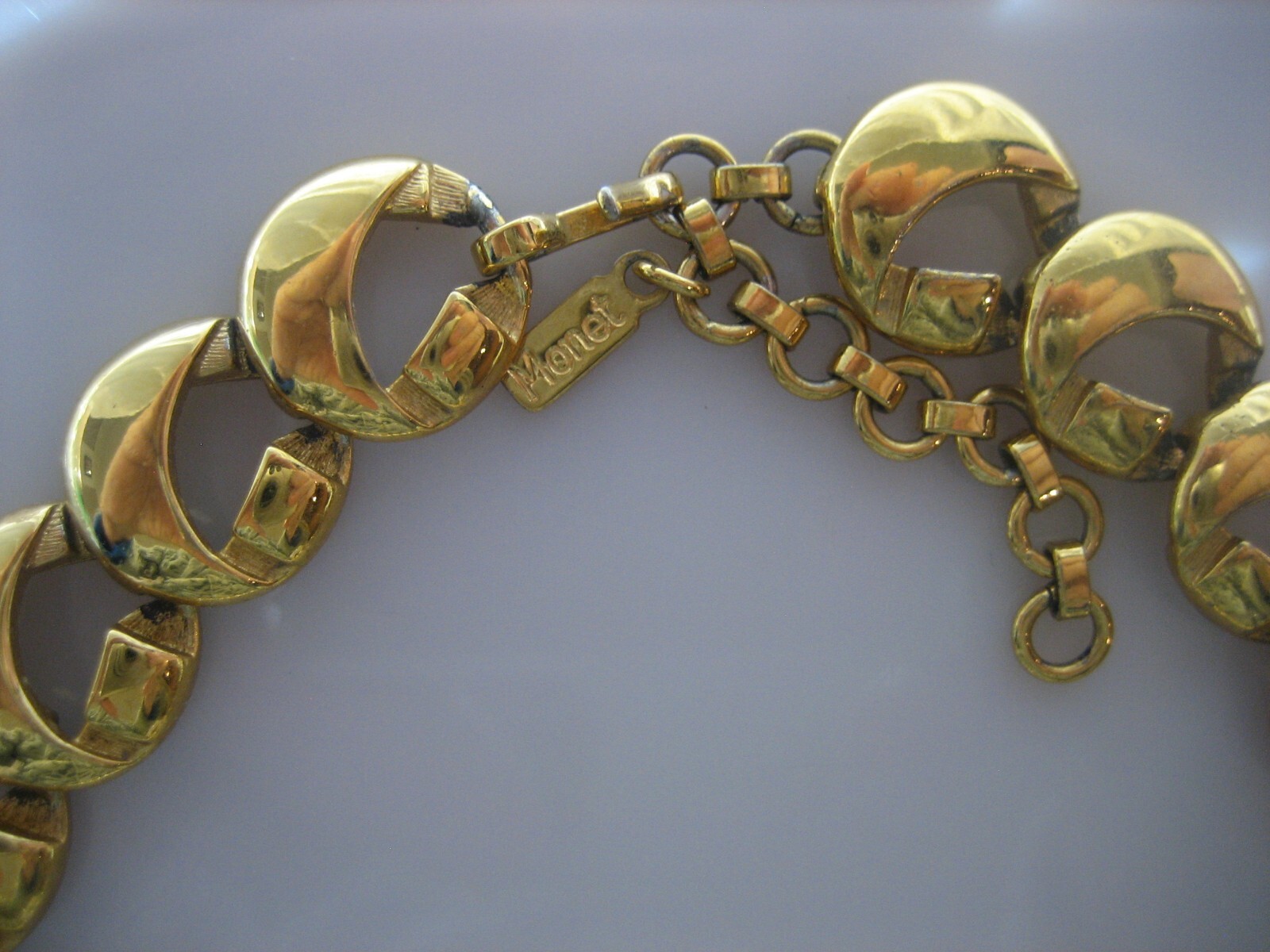 MONET SIGNED GOLD TONE 15″ CHOKER HOOK CLASP NECKLACE