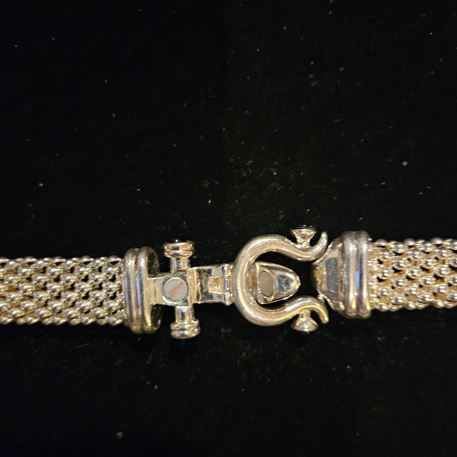 Avalaya Magnetic Buckle Silver Closure Mesh Necklace Silver Tone 17.5 Inch