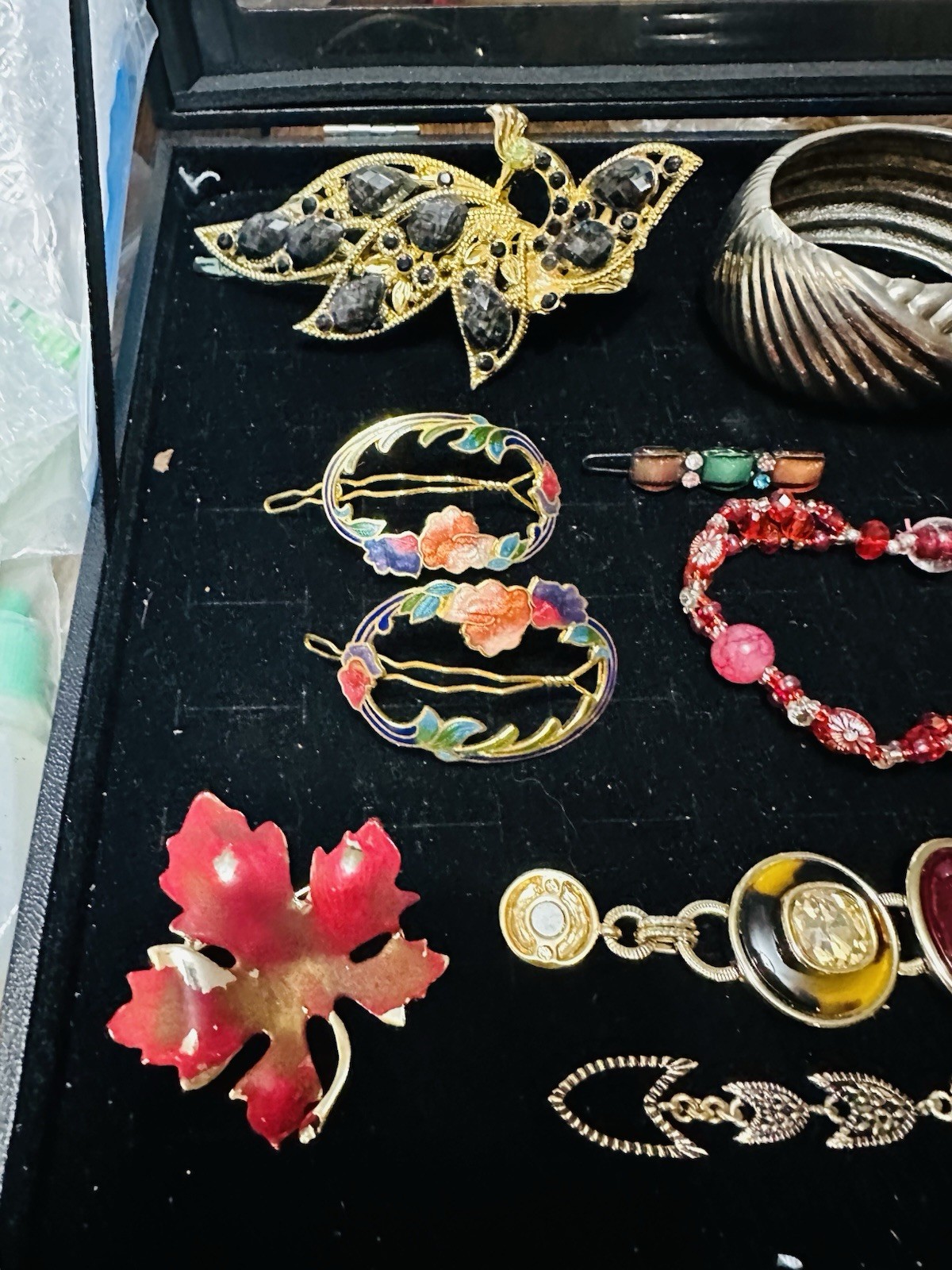 Vintage Lot Of 13 Pieces Costume Jewelry Bracelets Pins Hair Barrett’s