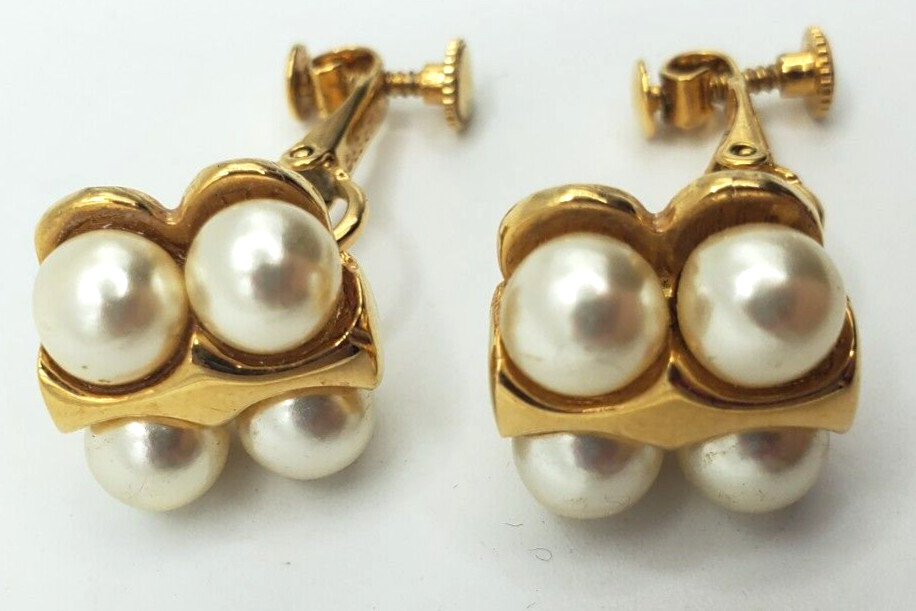 Napier Elegant Vintage Earrings Clip On Screw Back Gold Tone Faux Pearl 1/2″inch