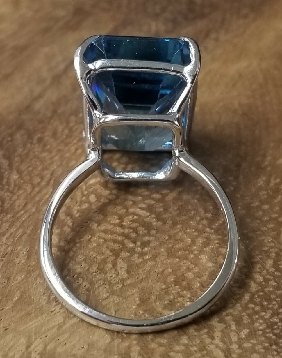Vintage 14K White Gold Engagement Ring 14.57CT. Blue Topaz Rectangular Shape