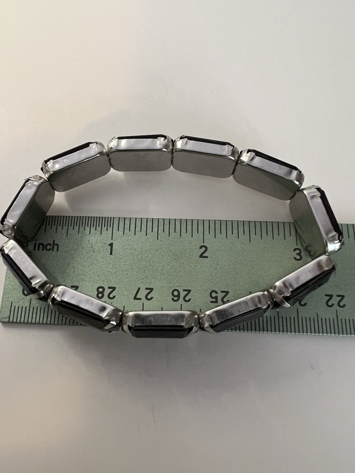 Costume Jewelry Stretch Bracelet 6” Black Acrylic Silver Metal Very Light B#13