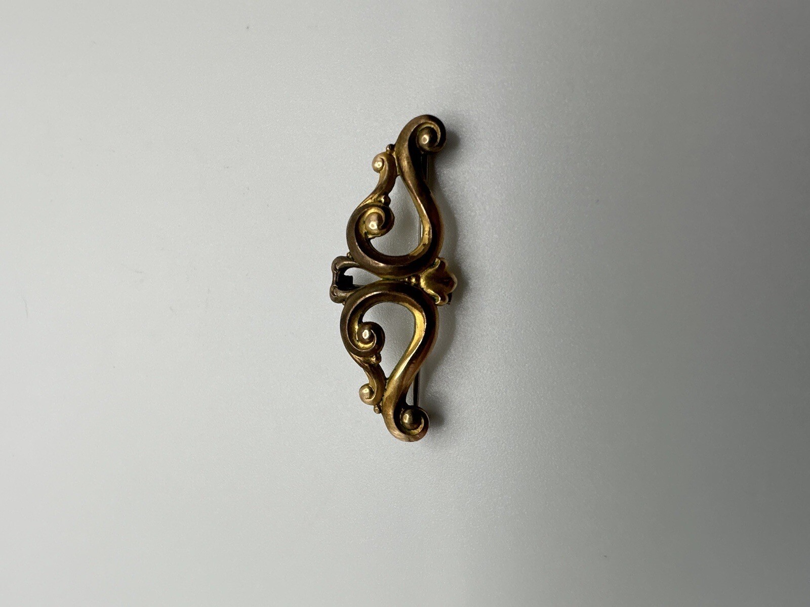 Vintage Gold Plate Ornate Victorian Style Brooch 3.5cm JB4