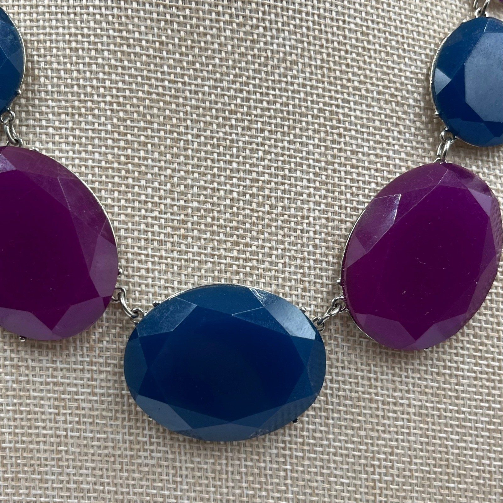 Vintage Deep Purple Navy Blue Faceted Acrylic Statement Necklace Silver Tone Bib