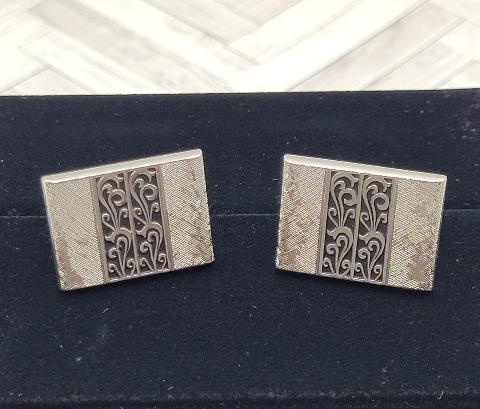 SWANK Vintage 1970 to 80s Silver Tone Textured Finish Filigree Center Cufflinks