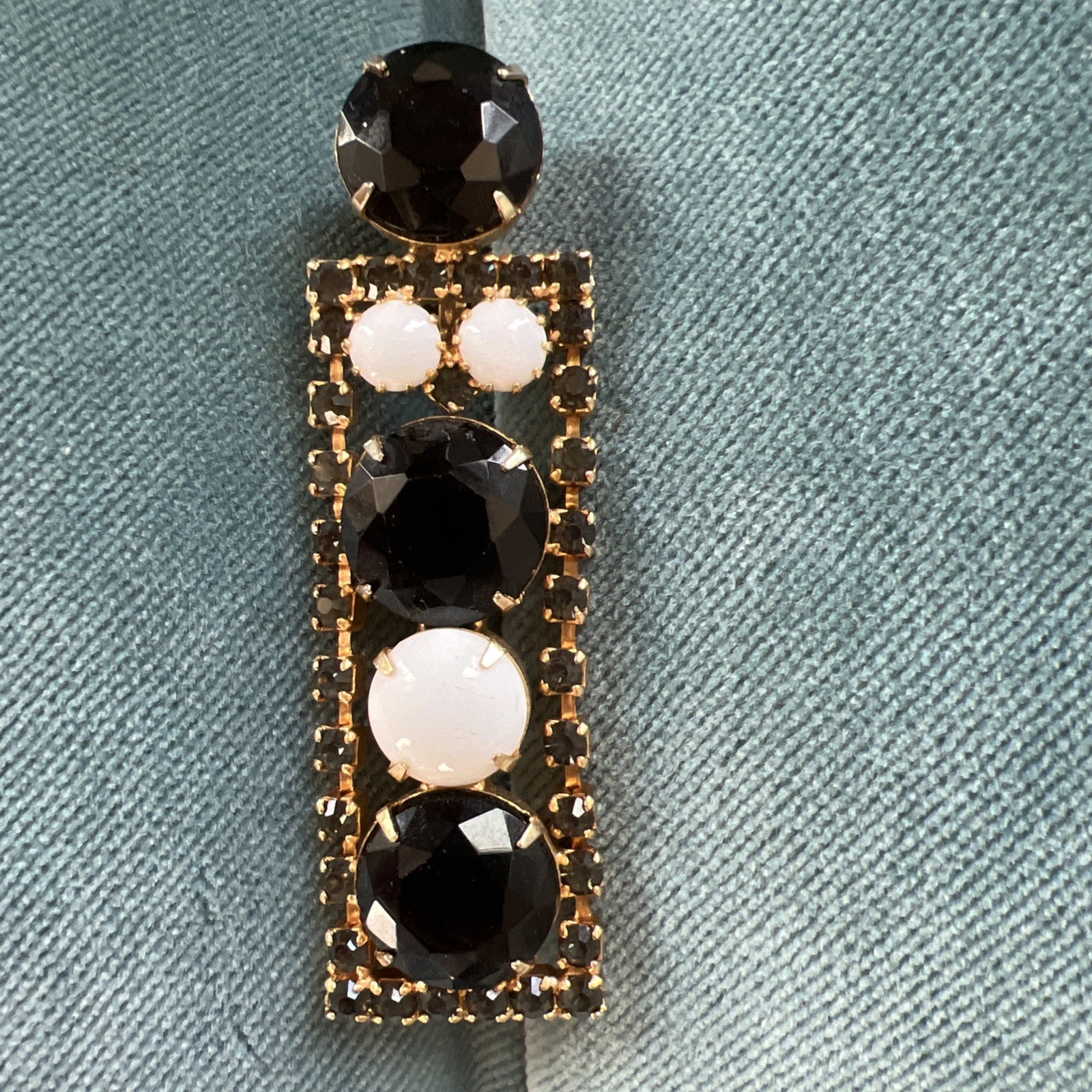 VINTAGE 1980’s BLACK RHINESTONE & MILK GLASS DANGLE CHANDELIER EARRINGS