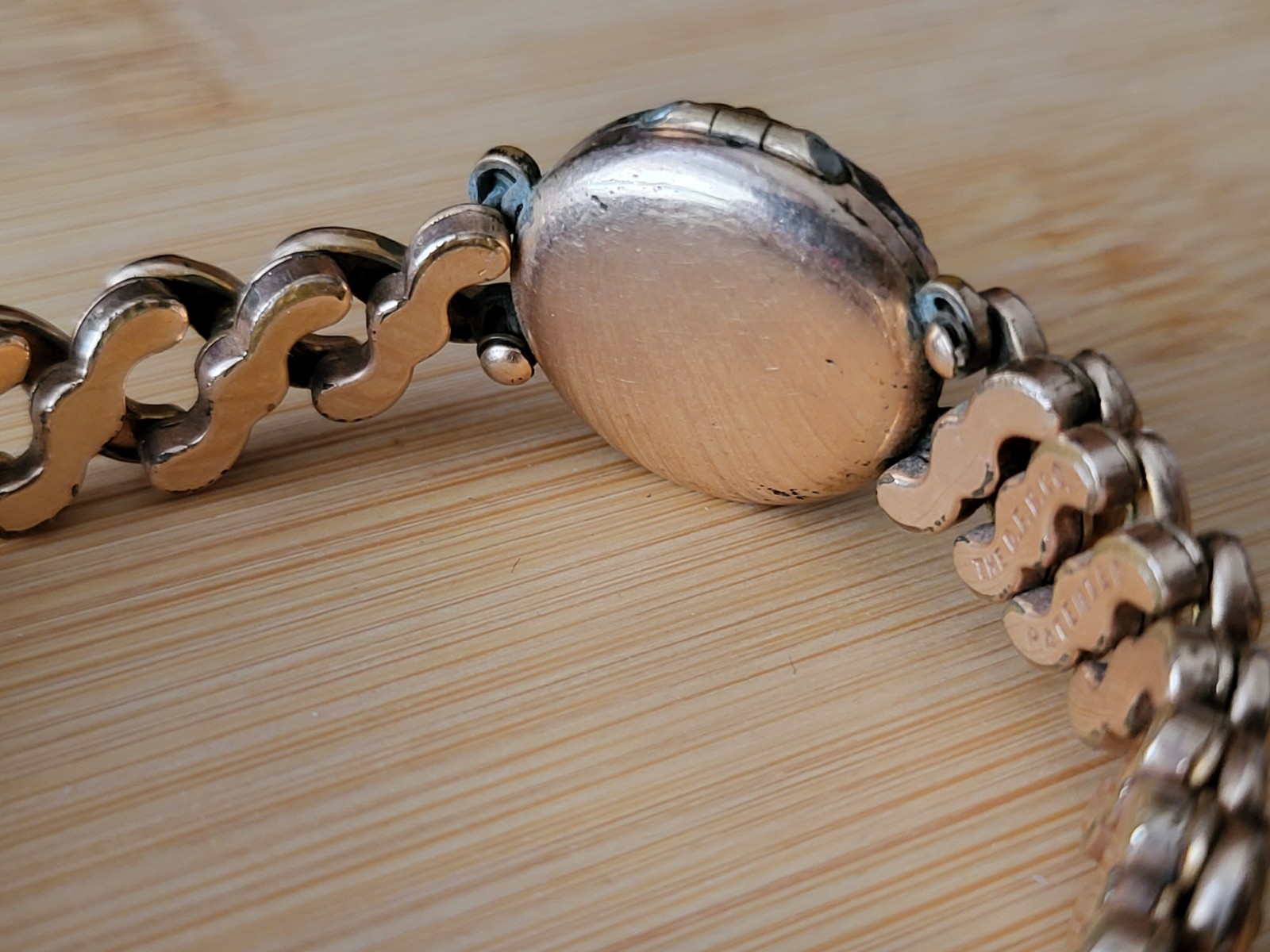 Antique DFB Co Sweetheart Round Locket Expansion Bracelet Pre-Carmen Gold Filled