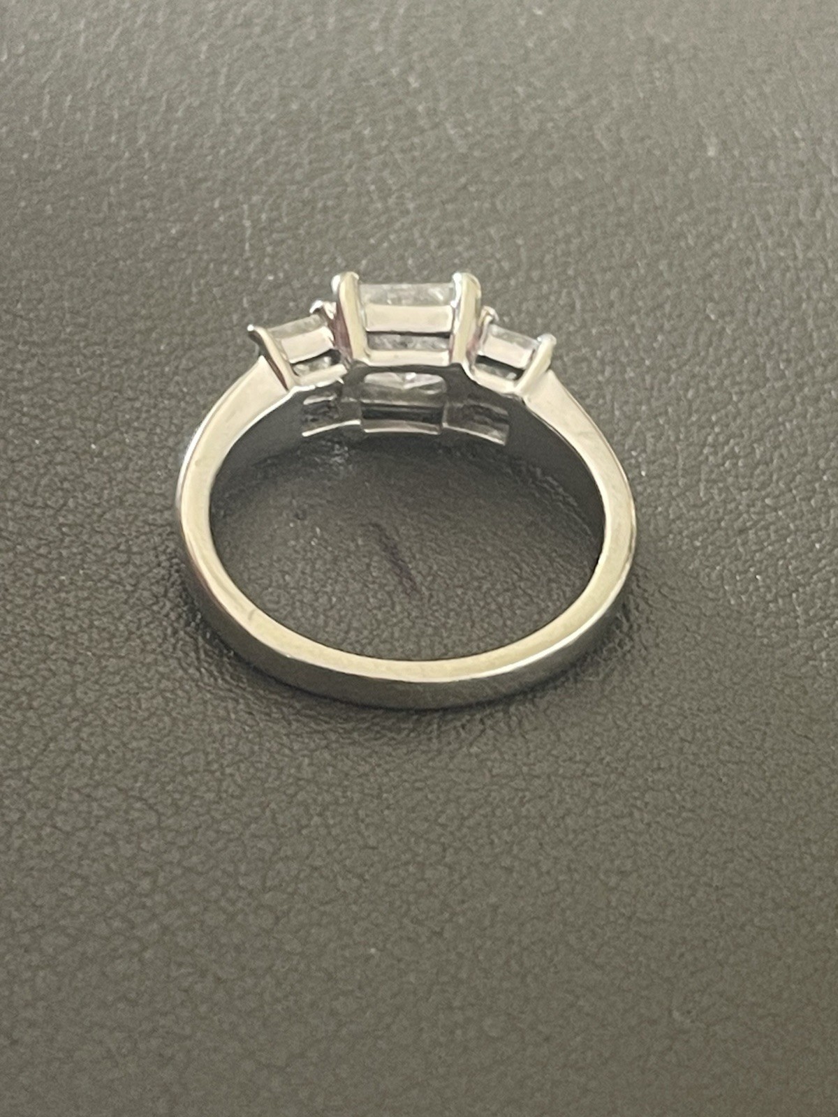14KT White Gold 1.60CTW (1.00CT Center) Diamond Engagement Ring. Size 6.75+(X245