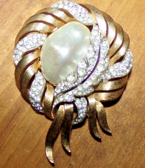 RARE!!! signed Crown Trifari pin with large faux pearl and rhinestones–OMG!!