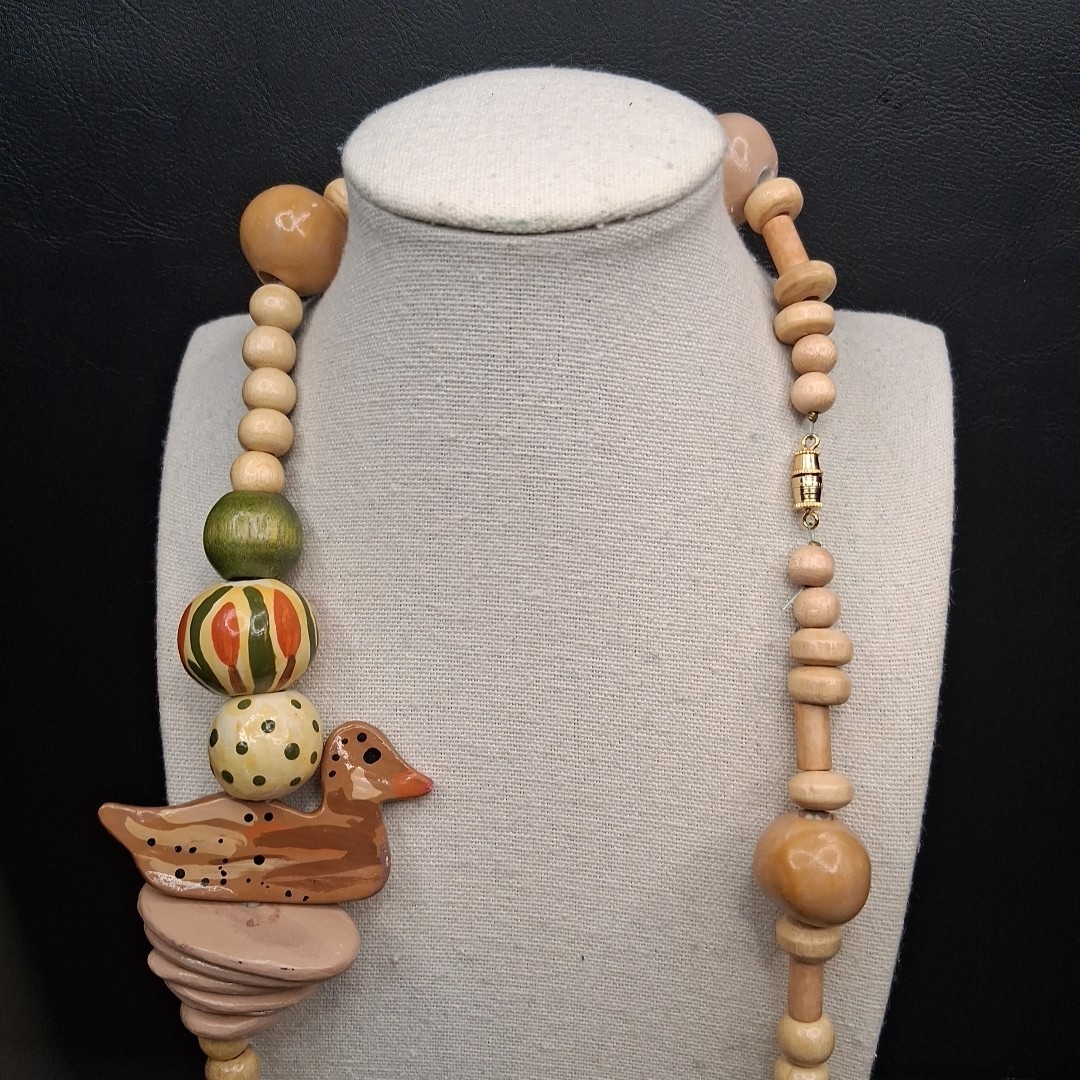 Vintage Multicolor Wood And Ceramic Ducks Statement Necklace. 17.368