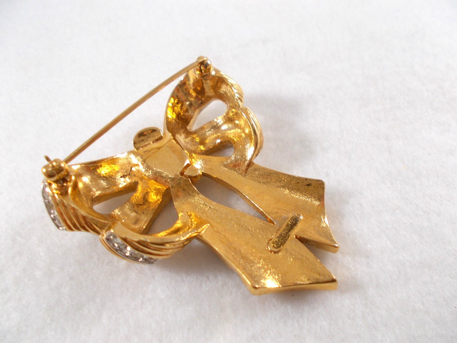 Vintage Gold Tone Ribbon Brooch with Pavé Set Crystal Rhinestones Free Shipping