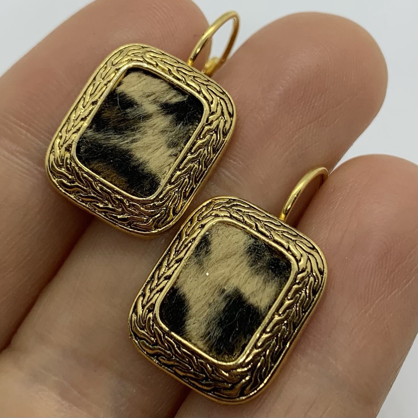 Vtg 90s Cheetah Faux Fur Gold Tn Chain Link Leverback Earrings Rectangle Bold
