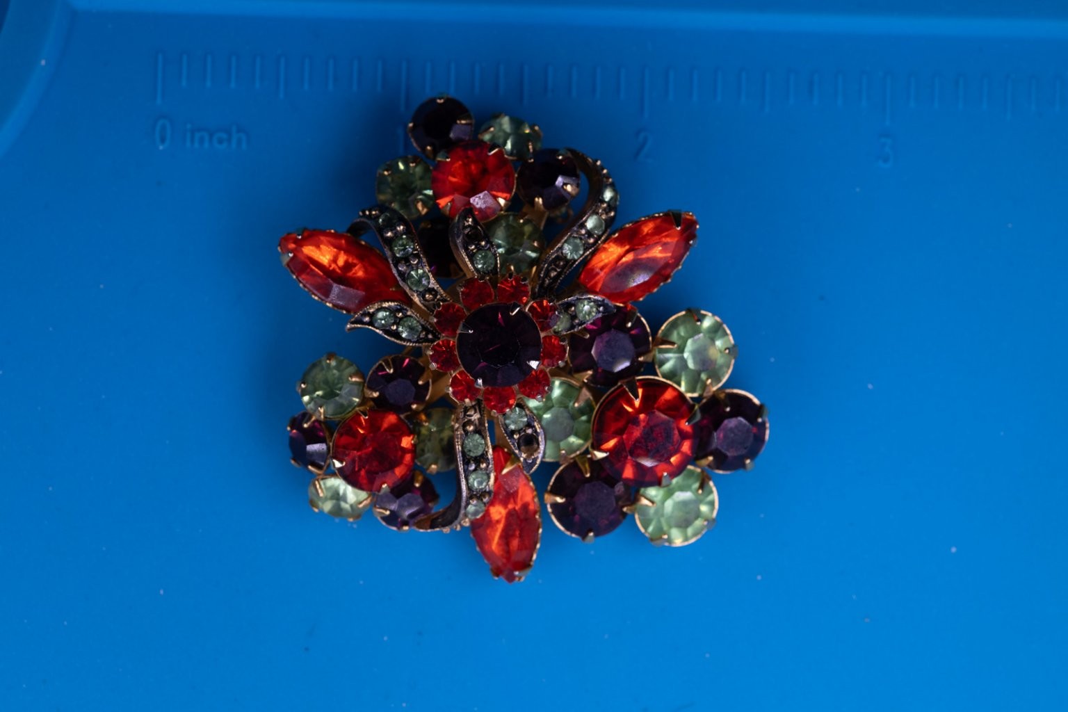 Vintage Floral Cluster Brooch Gold Tone ~2.25″ L Multi-Color Rhinestone Pin