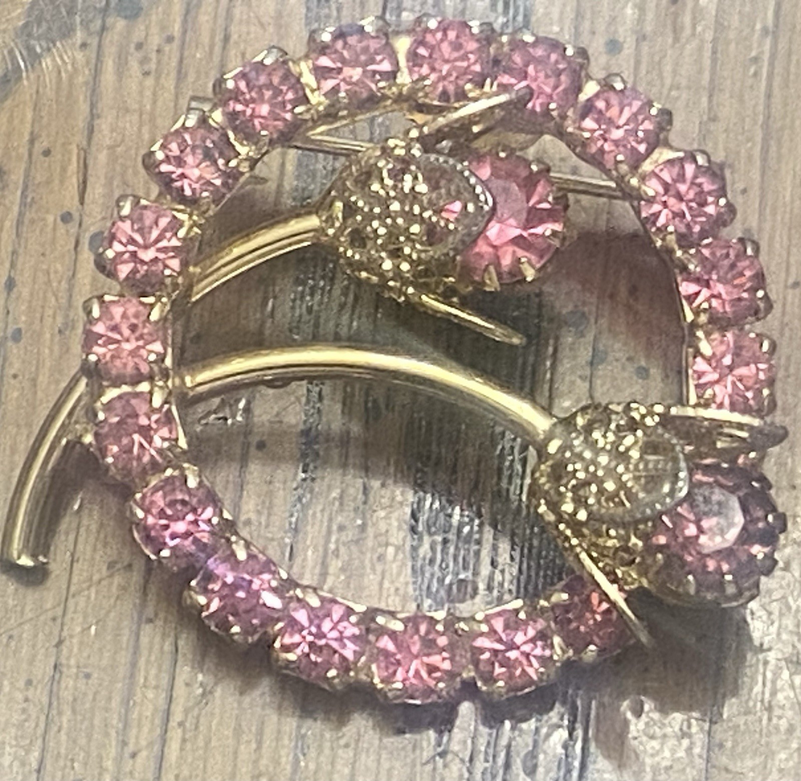 VTG Gold Tone Sparkling Round Pink Rose Brooch Pin with 20 Stones 1 1/4”