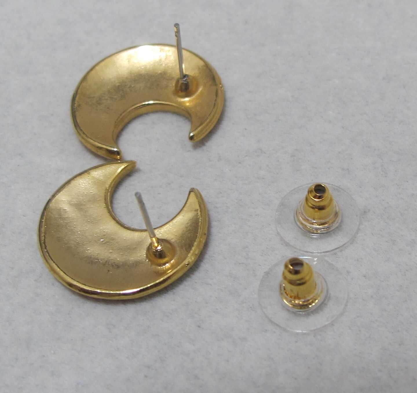 Vtg Orange & Cream Enamel Gold Tone Right-Left CRESCENT Post Earrings 7/8”