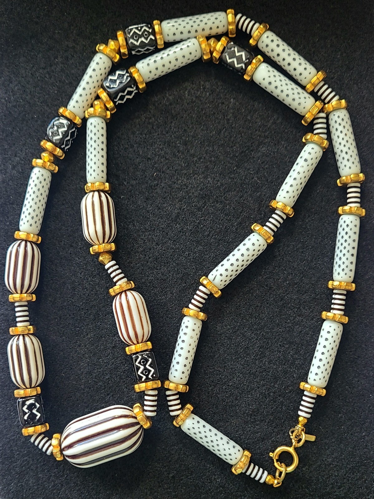 VINTAGE STUNNING MILK BLACK GLASS SIGNED MONET NECKLACE