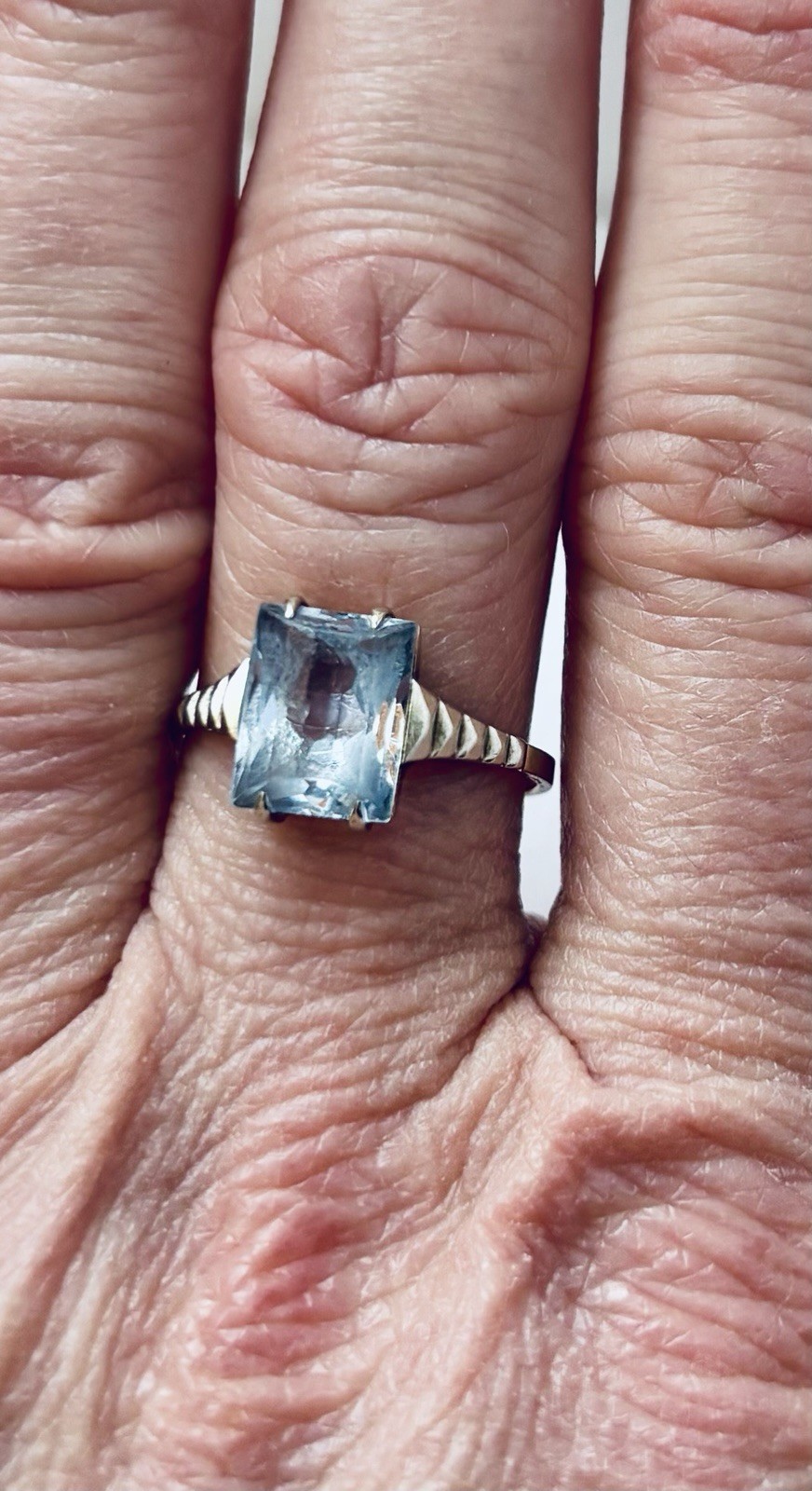 Vintage Art Deco 9k Yellow Gold Ring with 1 carat Emerald-Cut Aquamarine, size 6