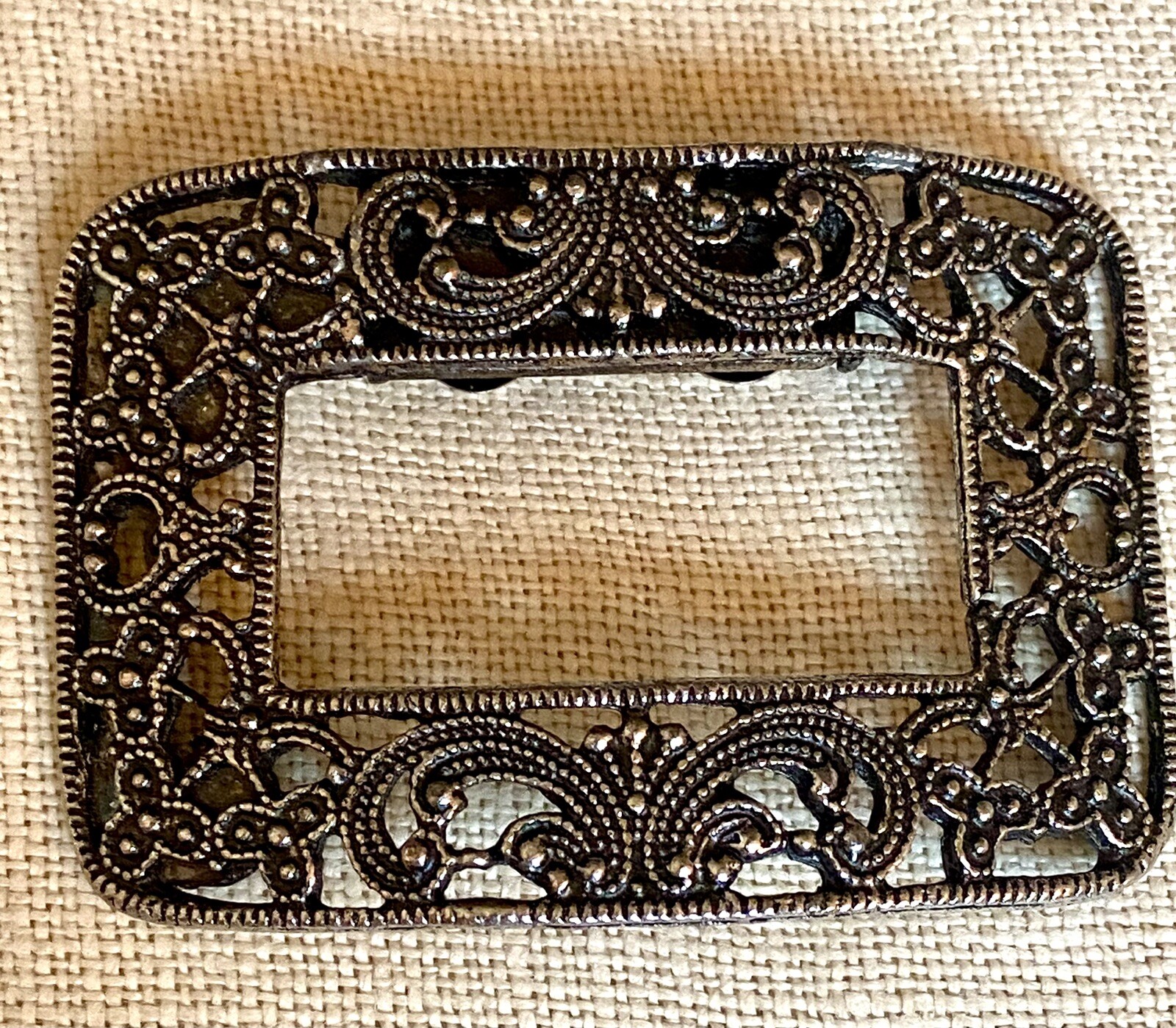 VINTAGE EDWARDIAN VICTORIAN STYLE PEWTER ORNATE SHOE, DRESS OR FUR CLIPS