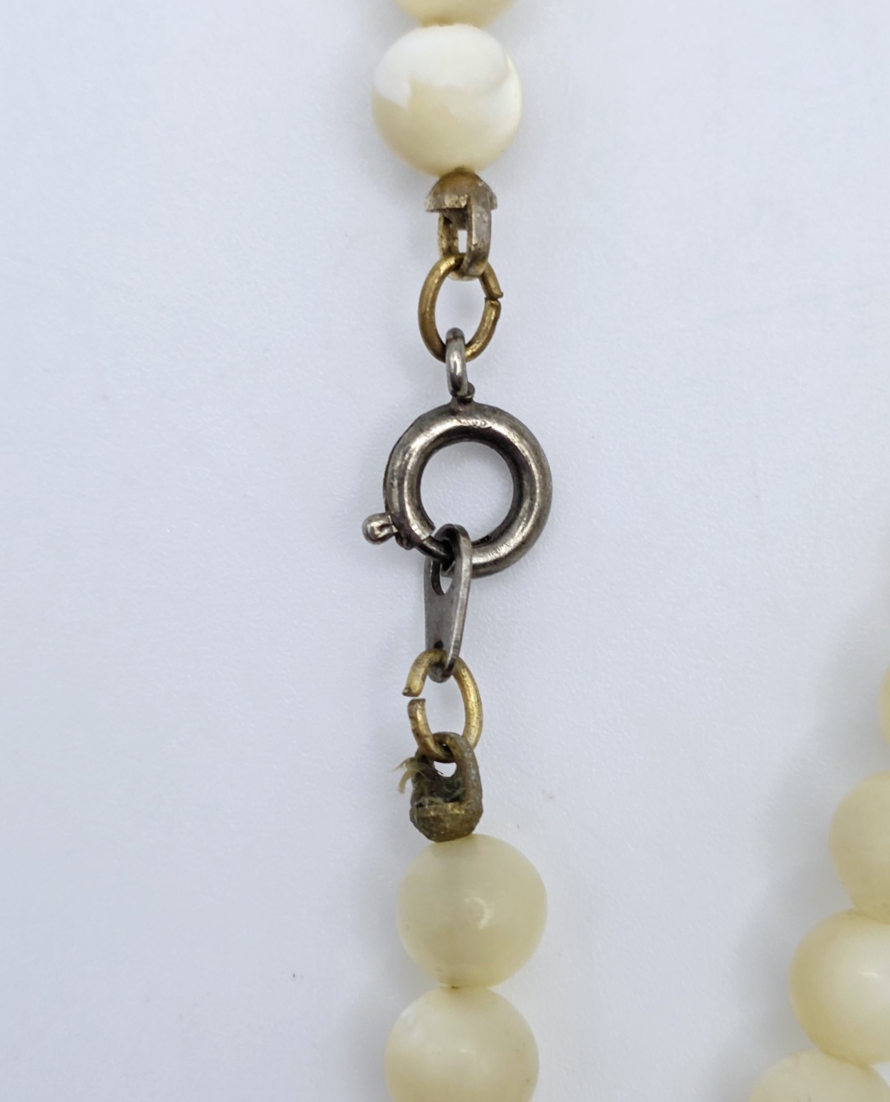 Vintage Mother of Pearl Beaded Strand Necklace 16″ Cream White MOP Choker Brass
