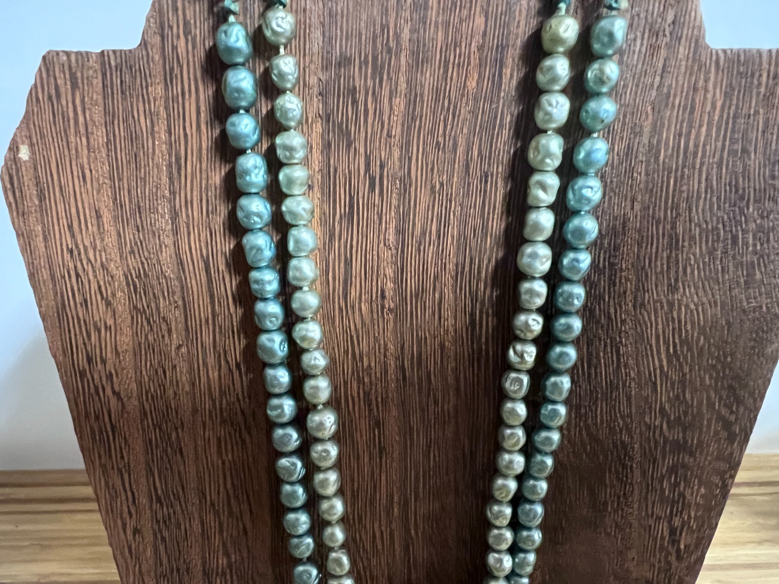 Vtg Necklace Faux Pearl Rhinestone – choker style -appro. 16 inches