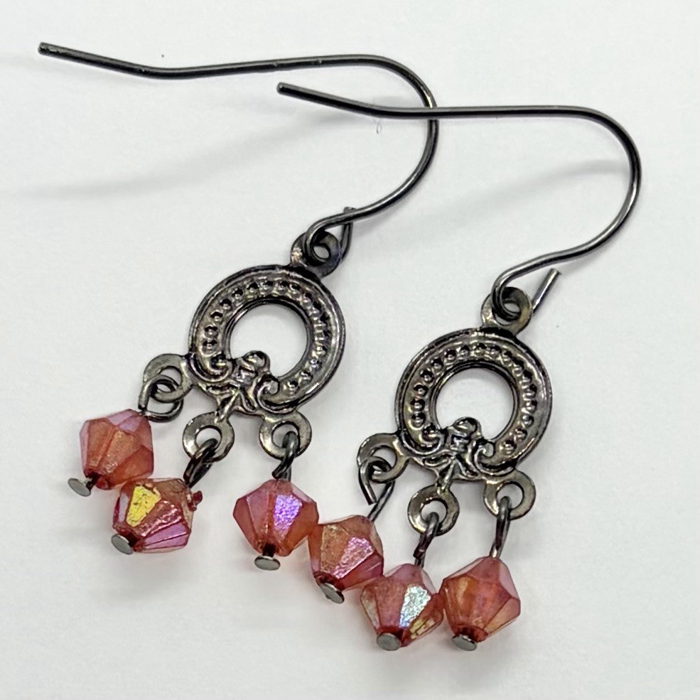 Vtg Boho Goth Gunmetal Pink Iridescent Lucite Bead Chandelier Earrings Petite