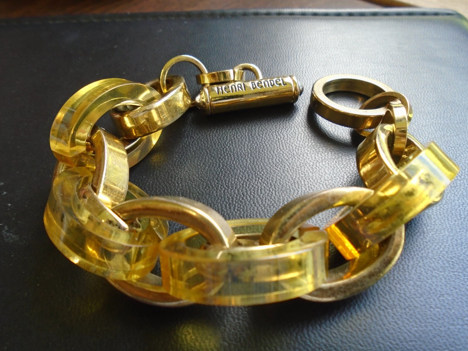 HENRI BENDEL Vintage Chain Link Bracelet. Rare Design. Gold Tone.Yellow. Large. 