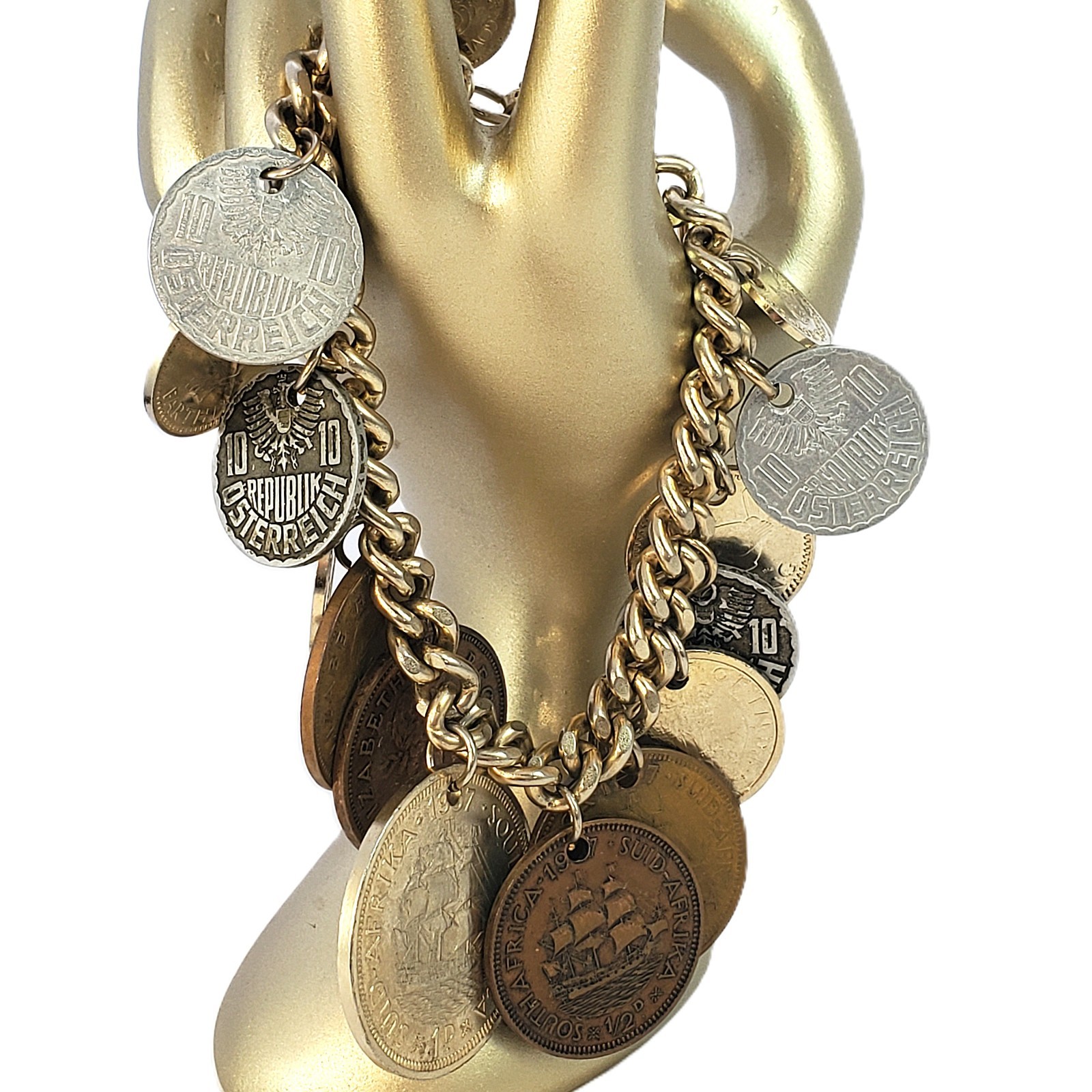 1950s CHARM Bracelet 15 REAL World Coins Gold Tone Vintage 7.25″